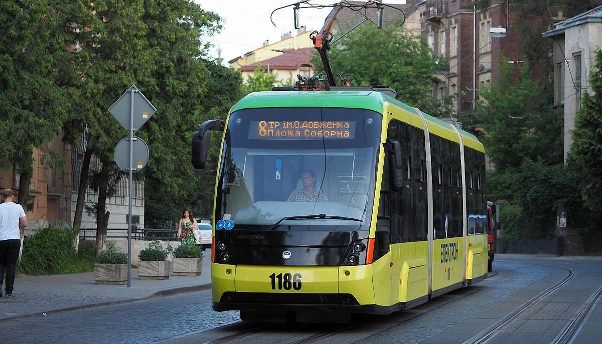 У Львові на невизначений термін не курсують трамваї №2 і 8