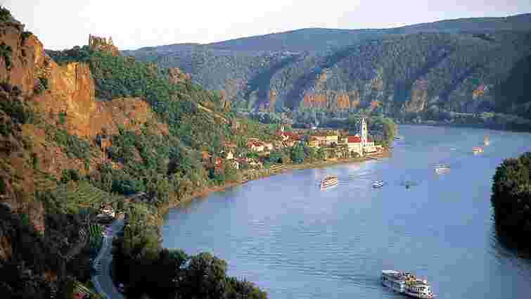 В Австрії на річці Дунай загорілося пасажирське судно