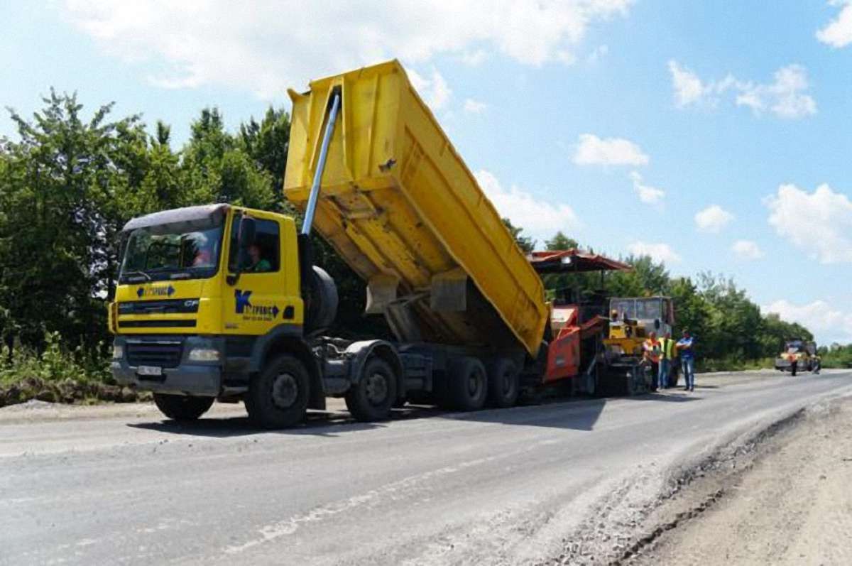 На Львівщині ремонтують дорогу від Самбора до Дрогобича