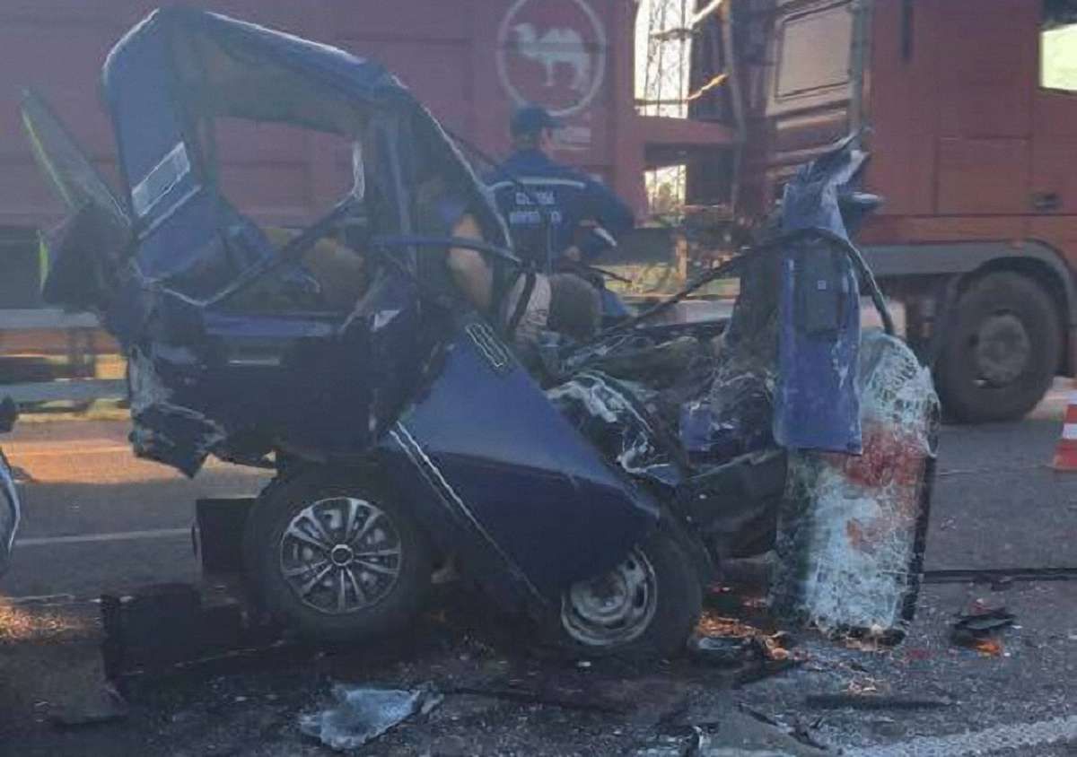 На кільцевій дорозі Львова у масштабній ДТП загинули троє осіб, троє травмованих
