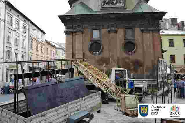 У львівській каплиці Боїмів відреставрують металеву браму