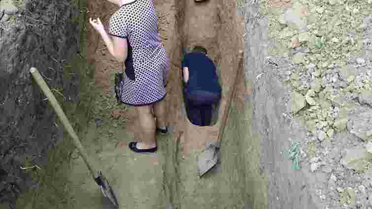 На Тернопільщині археологи знайшли скляні гарматні ядра ХV століття