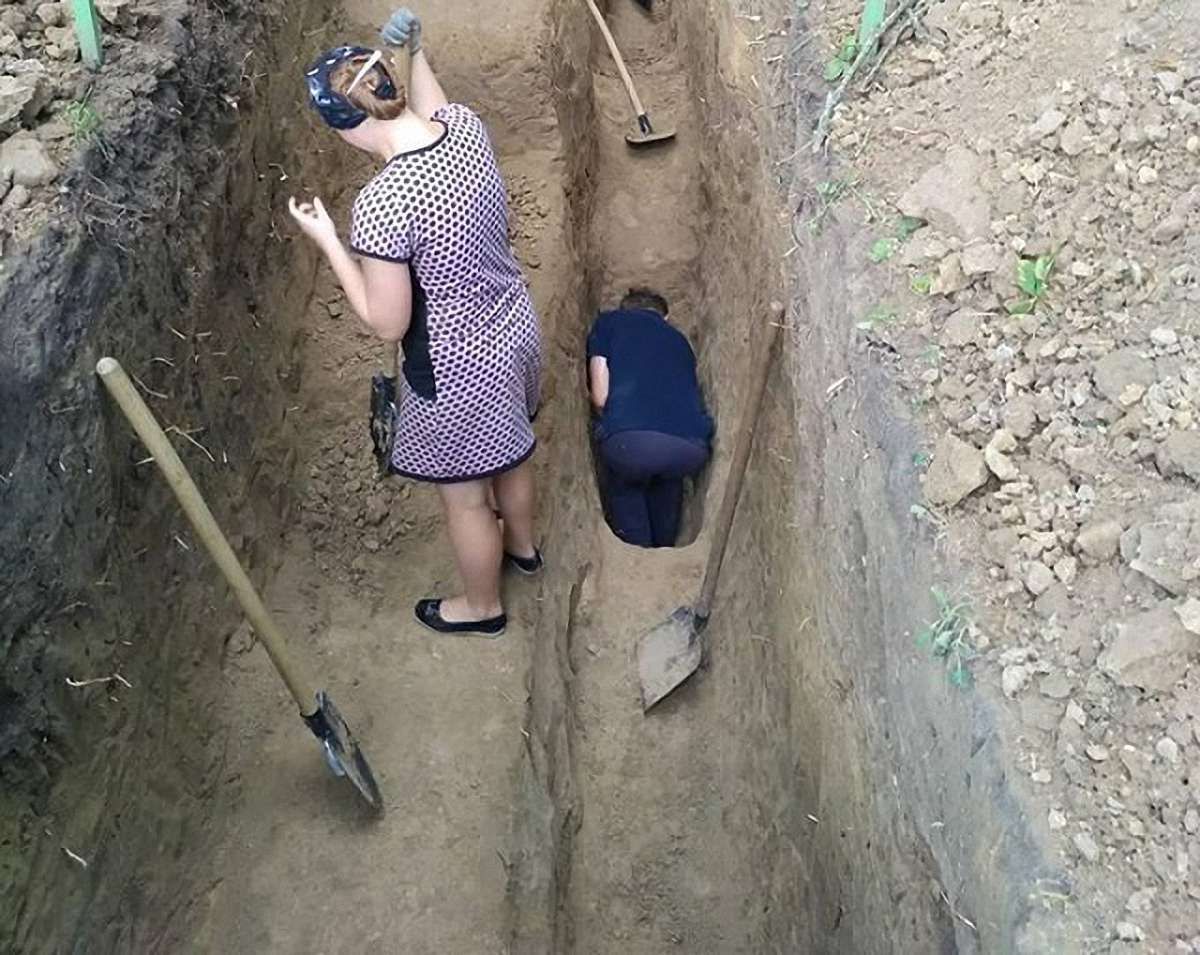 На Тернопільщині археологи знайшли скляні гарматні ядра ХV століття