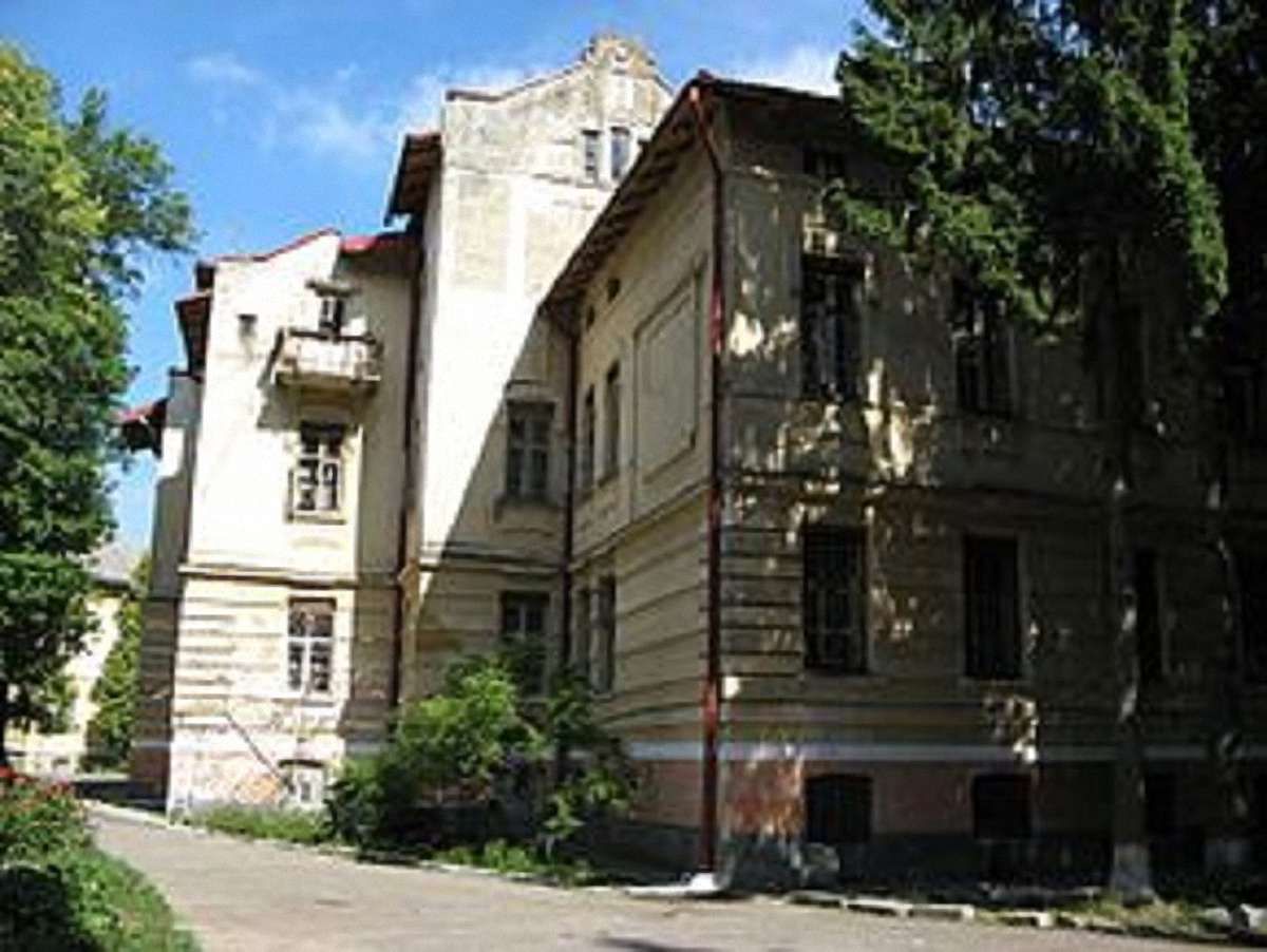 У львівській психіатричній лікарні шукали вибухівку