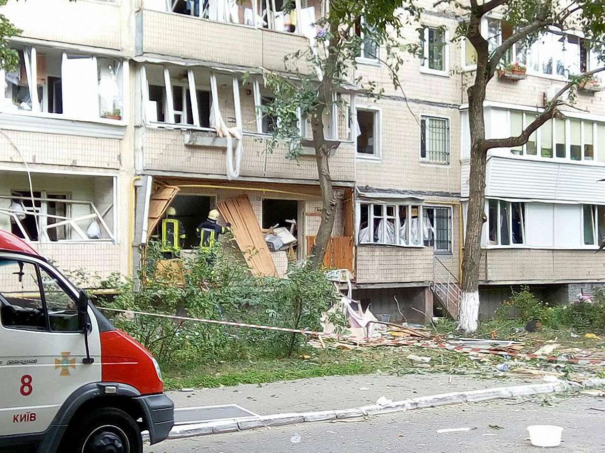 Тимчасового житла попросили мешканці 19 квартир київського будинку, у якому стався вибух