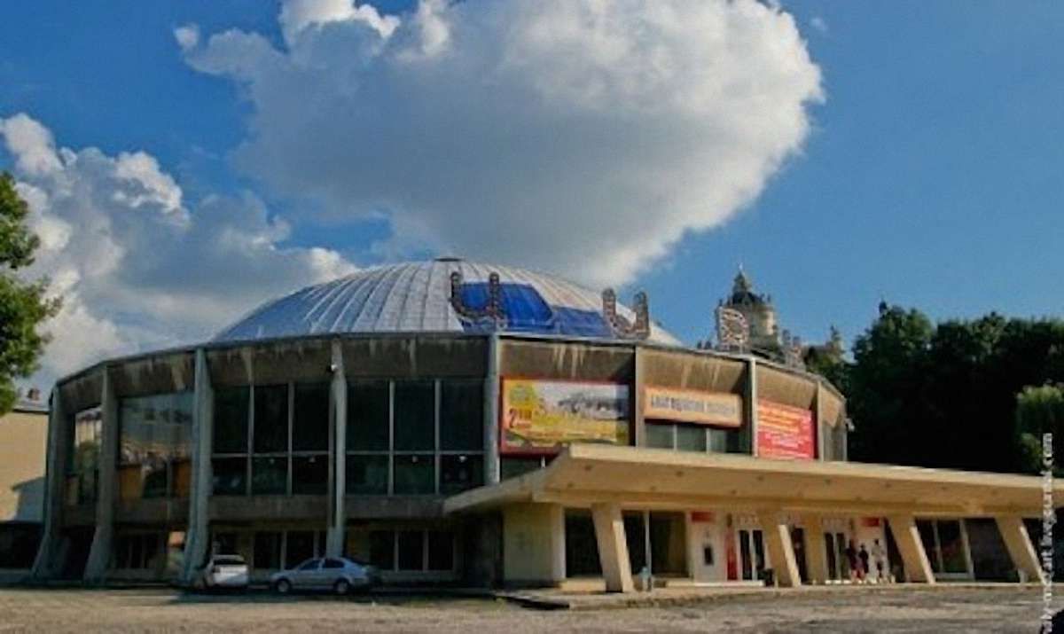 Мінкульт виступив проти приватизації державних цирків і кіностудій