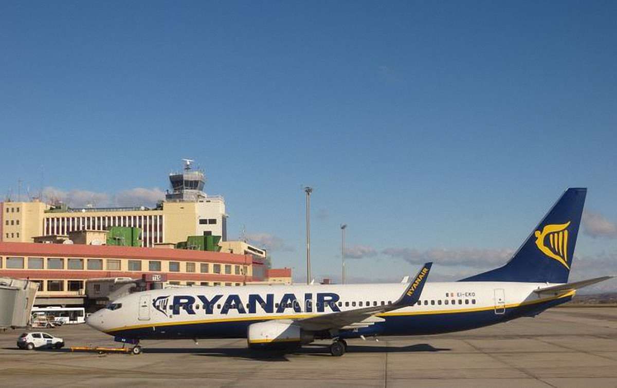 Міністр інфраструктури пообіцяв повернути Ryanair в Україну до кінця року