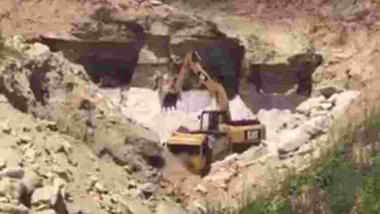 На Львівщині підприємство незаконно видобуло понад 27 тис. тонн кварцового піску