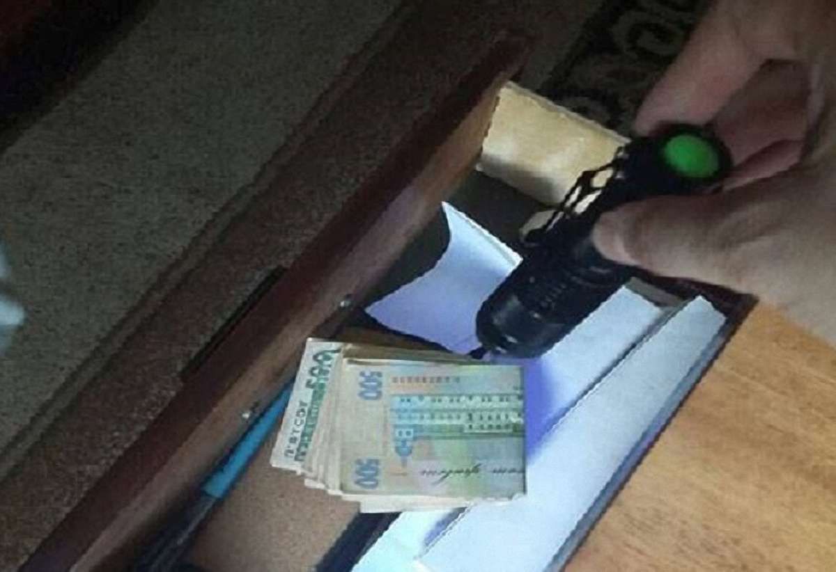 На Золочівщині на хабарі затримали голову сільради