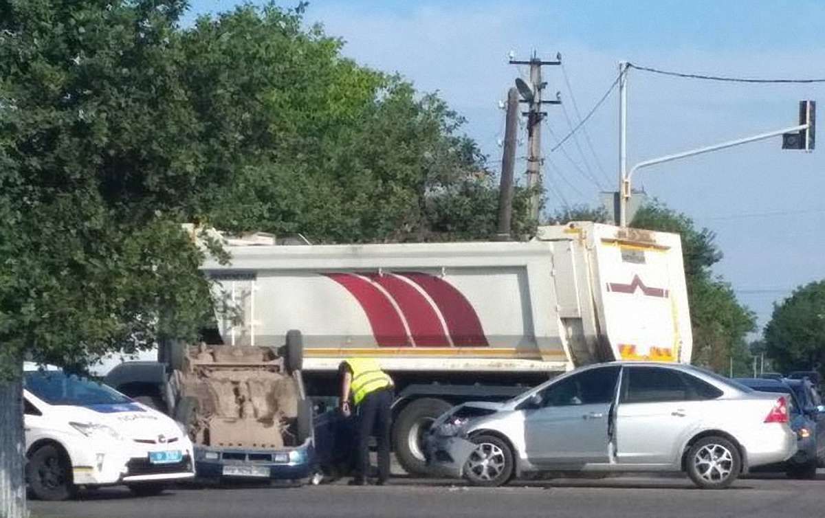 У Зимній Воді неповнолітній водій з 5-річним братом потрапили у ДТП