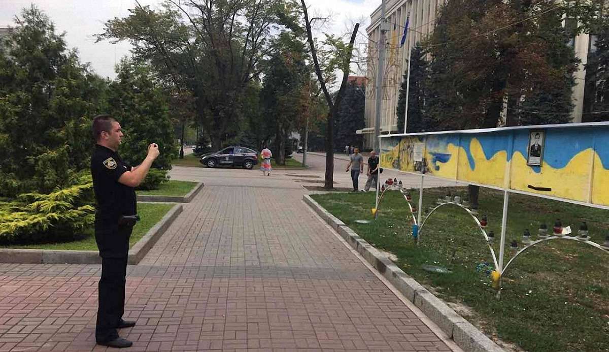 У Дніпрі вандали пошкодили меморіал пам’яті загиблих бійців АТО