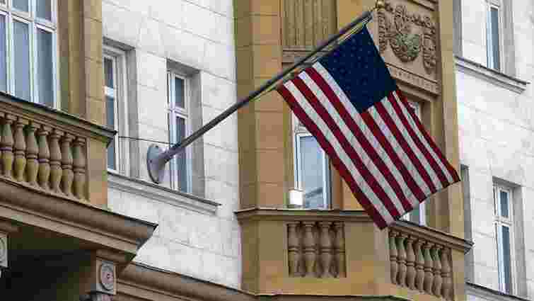 Росія вимагає від США відкликати понад 700 дипломатів посольства і генконсульств