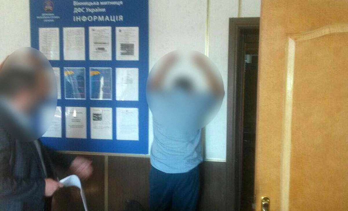 На Вінничині за хабар затримали митного інспектора