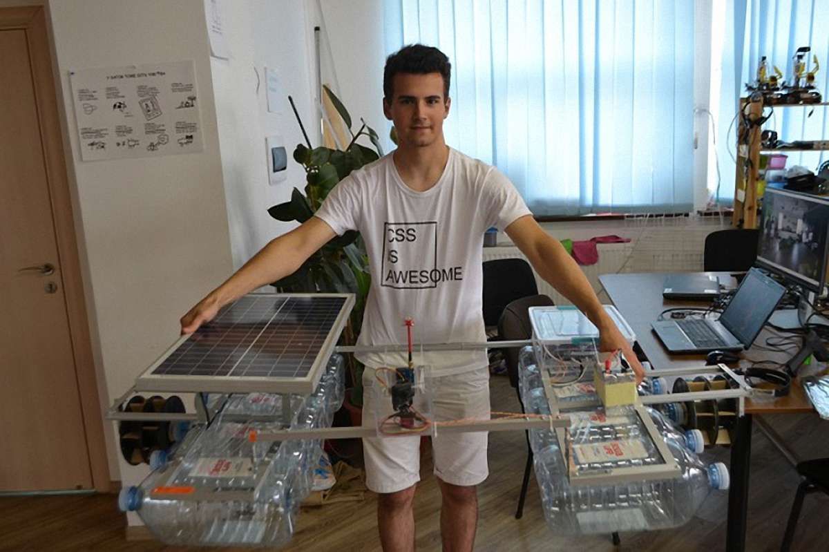 17-річний українець розробив робота, який може збирати сміття з річок