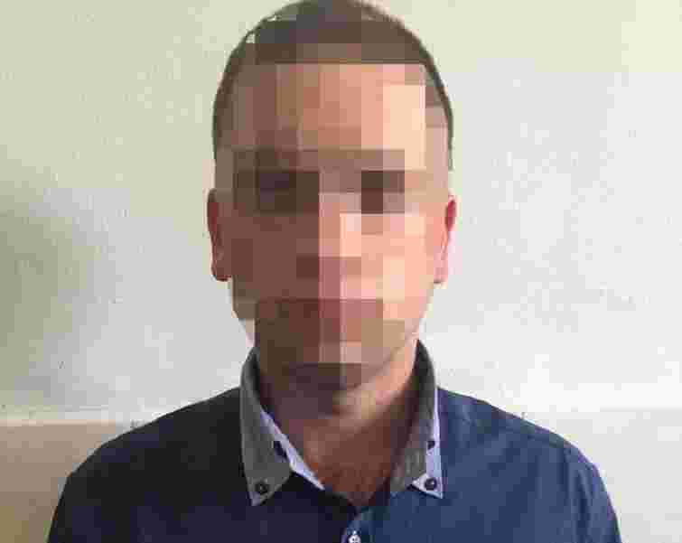 У Києві СБУ затримала наркокур’єра з 28 пакетами кокаїну у шлунку