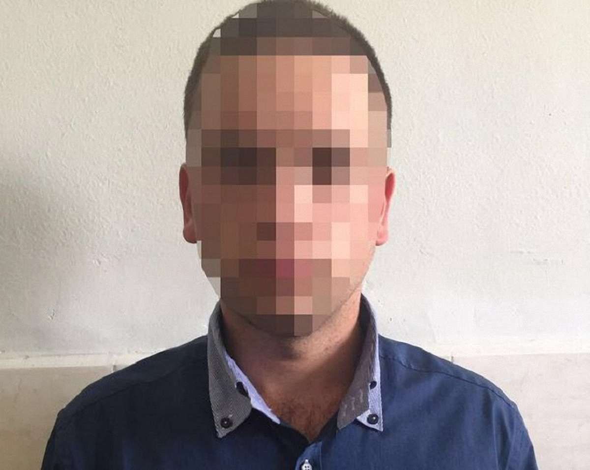 У Києві СБУ затримала наркокур’єра з 28 пакетами кокаїну у шлунку
