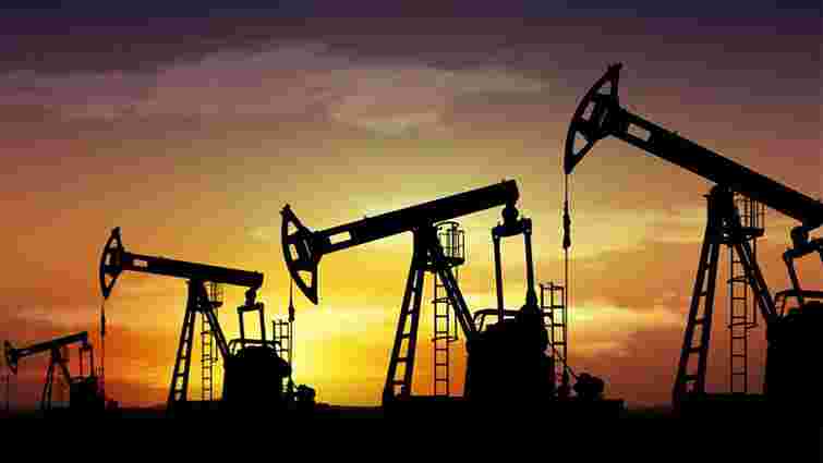 Прогалина в санкціях дозволяє західним компаніям видобувати нафту в РФ – Reuters