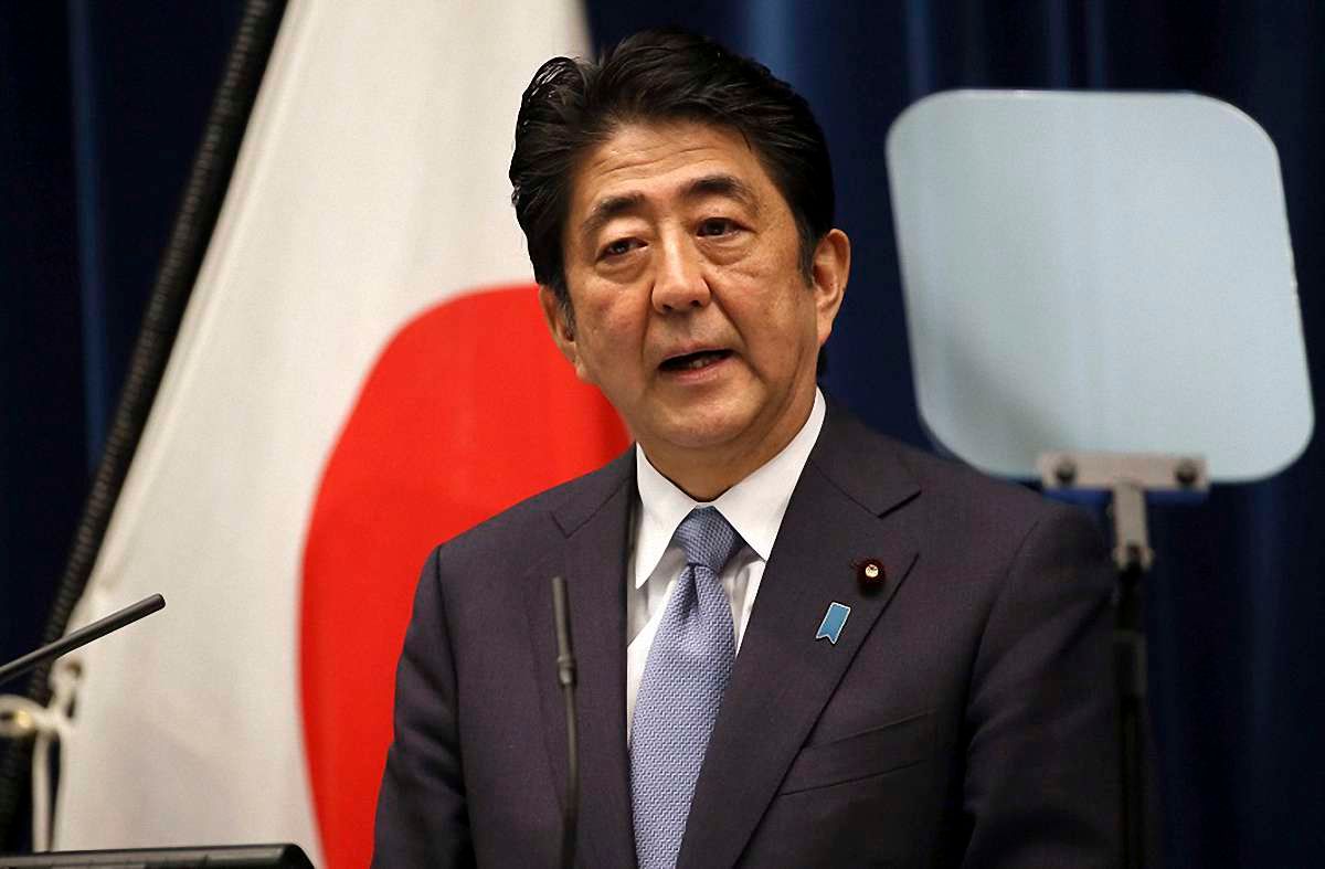 Прем’єр Японії призначив нових міністрів через кілька годин після відставки попереднього уряду