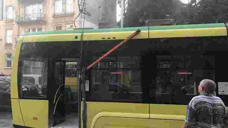 У центрі Львова загорівся новий трамвай «Електрон»