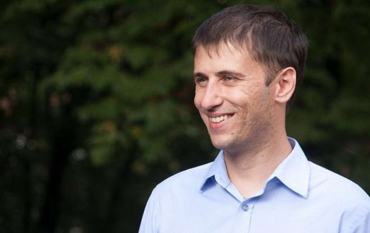 Львівський активіст через суд українізує мережу супермаркетів електроніки «Алло»