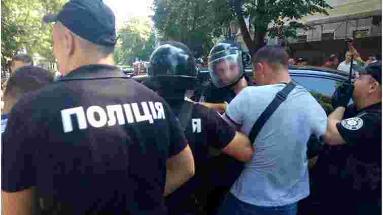 В Одесі сталася бійка через передачу лікарні швидкої допомоги у приватну власність

