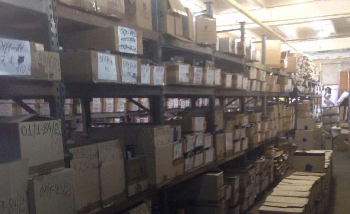 На Волині викрили склад з підробленим одягом європейських брендів