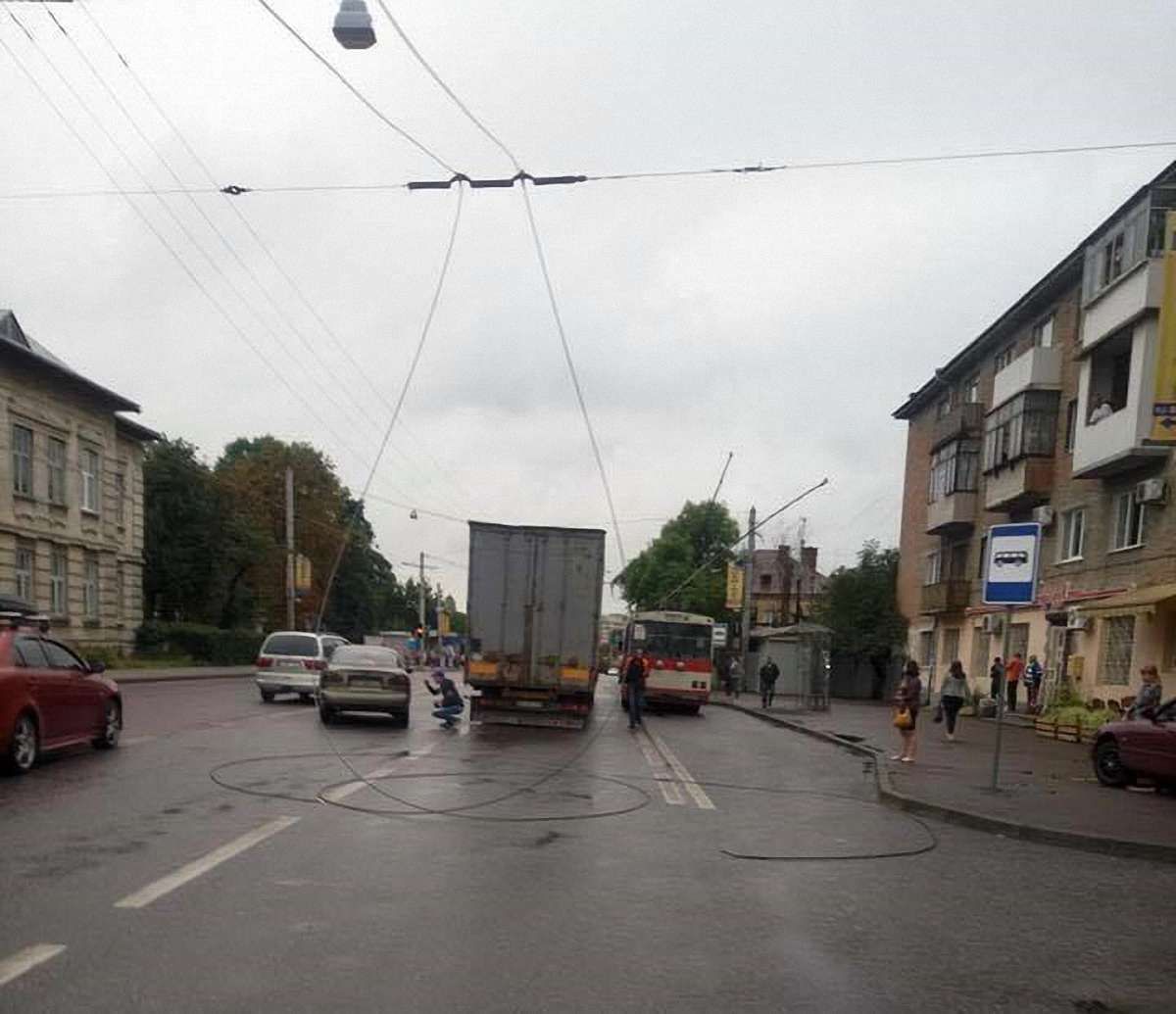 У Львові через обрив контактної мережі не курсують тролейбуси №2, 9 та 10