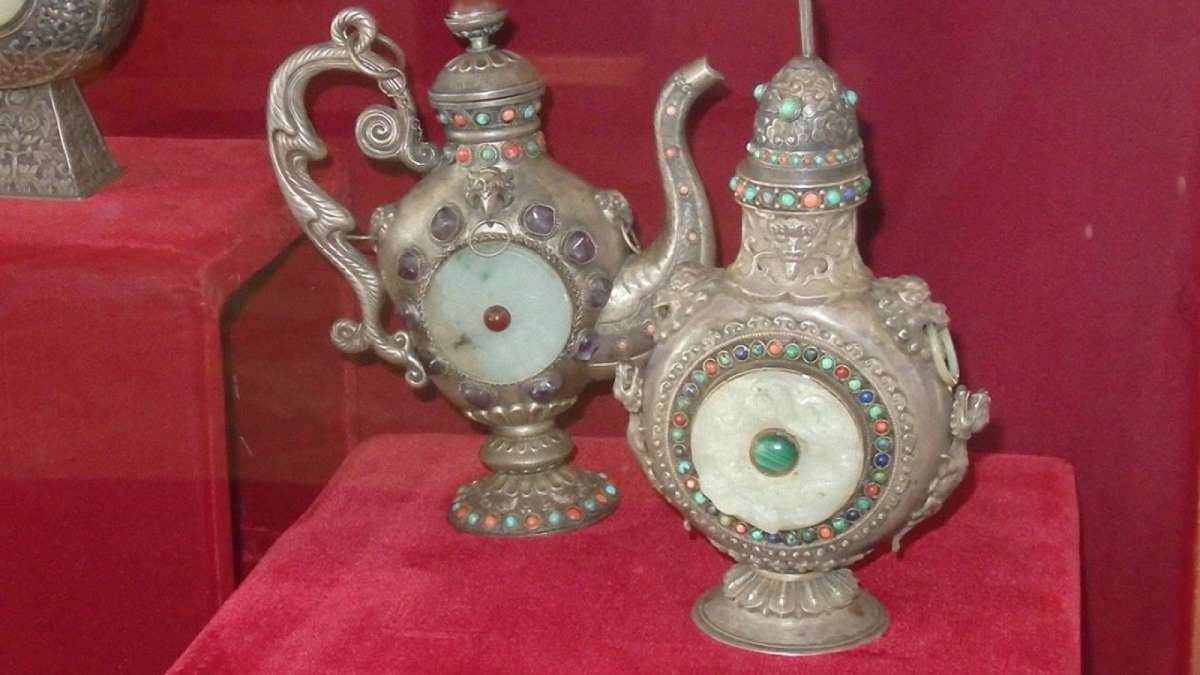 До Львова привезли ювелірні вироби китайської імператорської династії