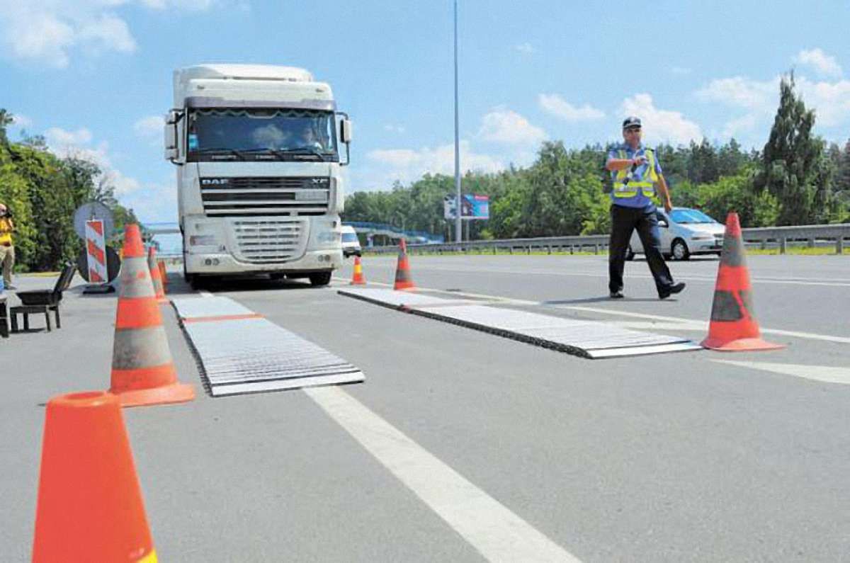 Гройсман до кінця року анонсував появу 78 габаритно-вагових комплексів на дорогах