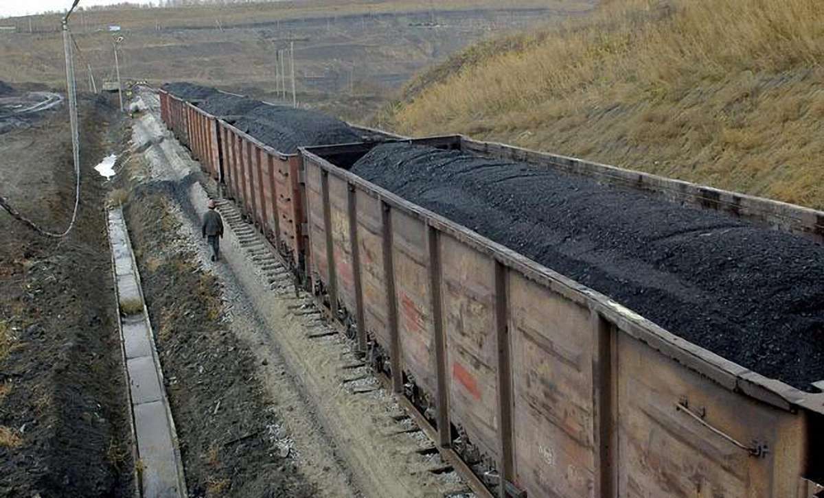 ЗМІ дізналися, хто контролює експорт вугілля з ОРДЛО до Європи
