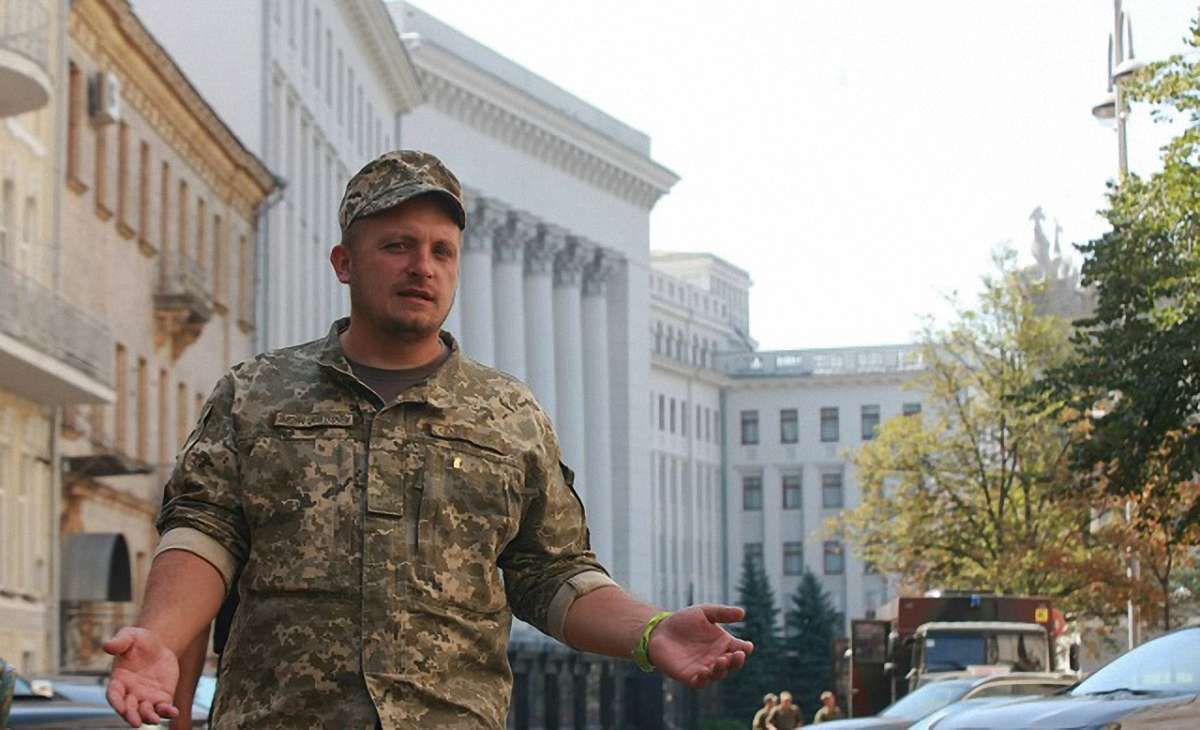 Мер Конотопа погрожує голодуванням під Адміністрацією Президента