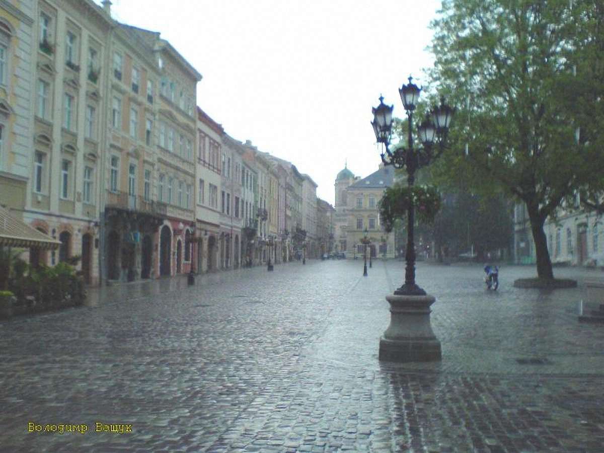 Дощі зіб'ють шалену спеку в половині областей України