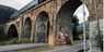 Франківські художники розмалювали у Ворохті  кам'яний віадук через Прут 