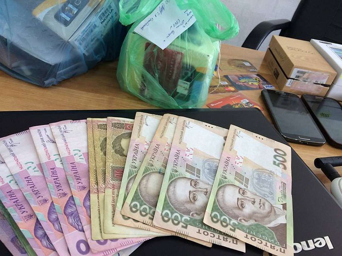 Кіберполіція викрила шахраїв, які вкрали ₴100 тис. на лікування онкохворих дітей