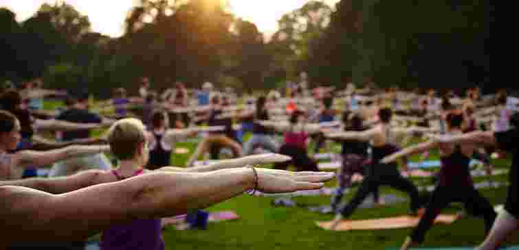 У Львові проведуть безкоштовне заняття йоги у парку «На валах»