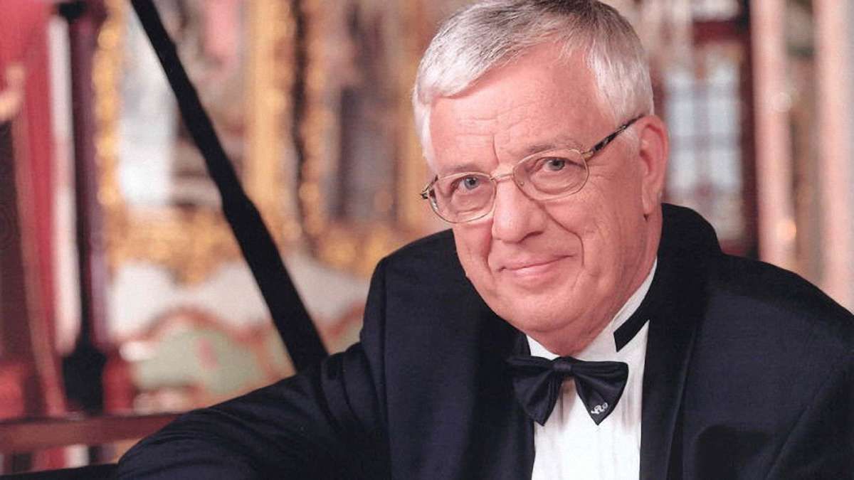 На композитора Раймонда Паулса у Латвії подали скаргу через виступ російською мовою