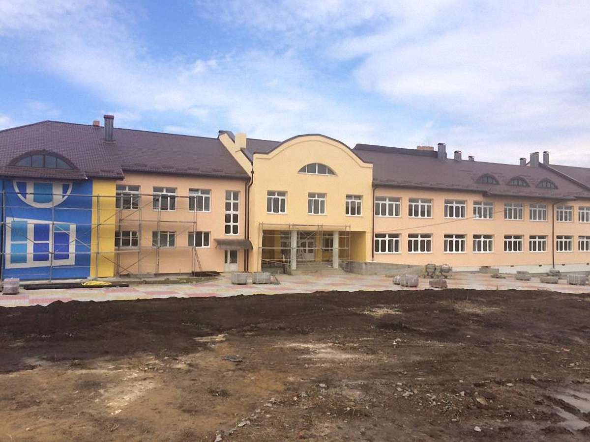 У вересні на Львівщині учнів приймуть 6 нових шкіл