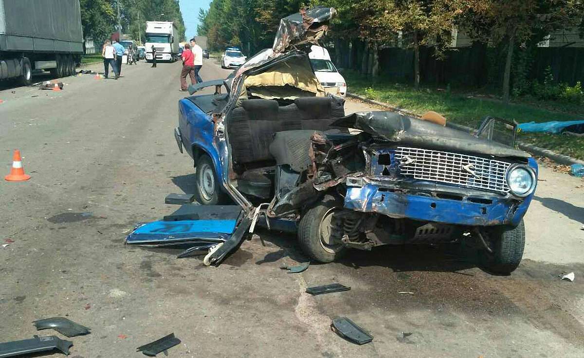 П’яний водій втік з місця аварії у Житомирі, в якому загинула його пасажирка