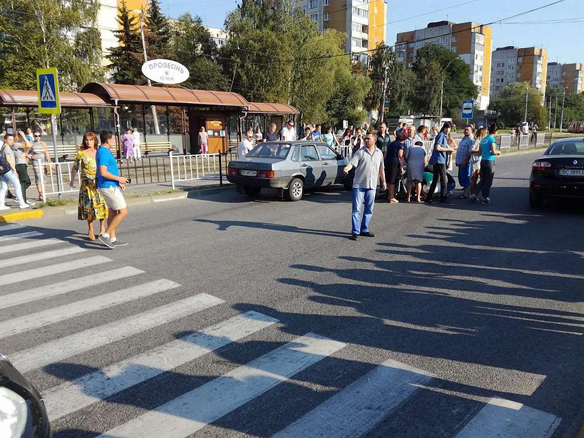 Автомобіль збив на пішохідному переході у Львові 6-річного хлопчика