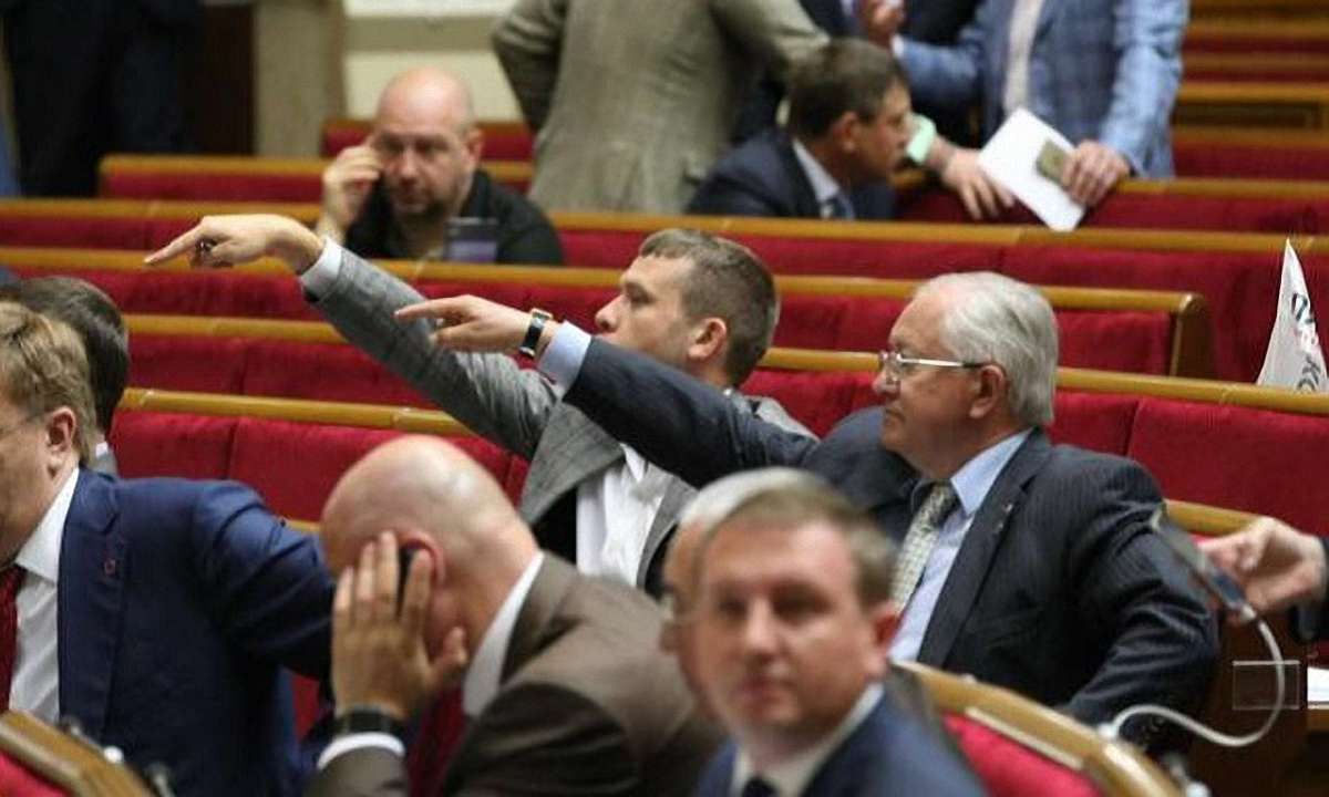 З народних депутатів стягнули ₴3,5 млн за прогули пленарних засідань