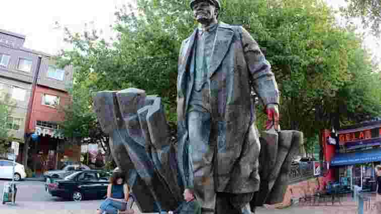 Мер Сіетла закликав демонтувати пам’ятник Леніну

