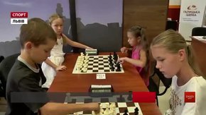 Юні львів`яни активно проводять канікули у шаховому таборі