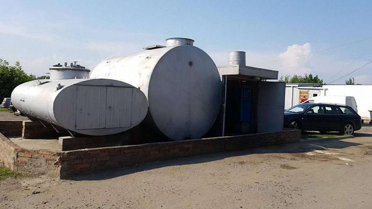 У Луцьку податківці ліквідували незаконну заправку