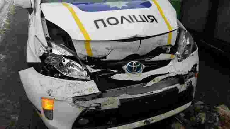 На Херсонщині автомобіль патрульної поліції з Дніпра потрапив в ДТП із «швидкою»