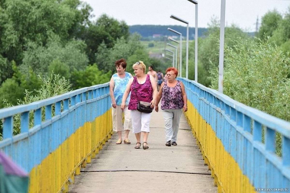 В Івано-Франківську замінували пішохідний міст через Бистрицю Солотвинську