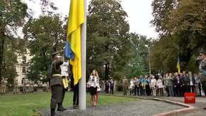 У Львові у День прапора головний стяг області підняла донька Героя України