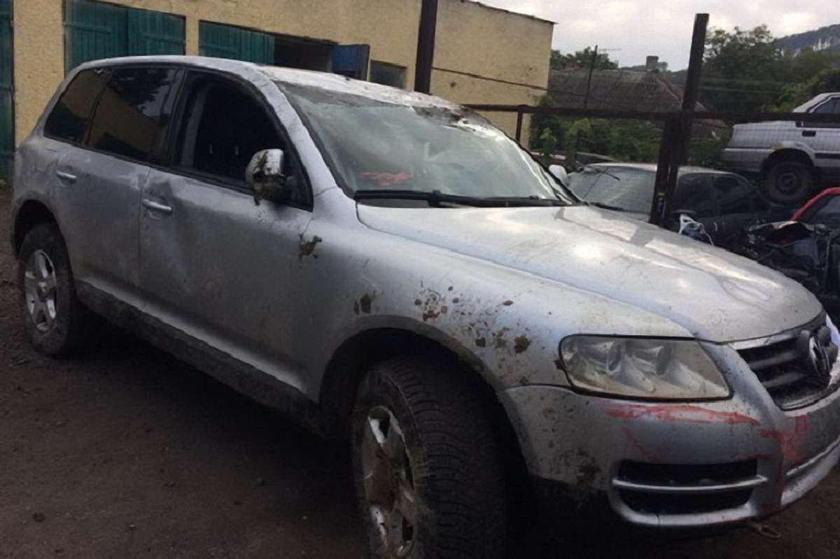 На Закарпатті автомобіль намагався прорвати кордон на пункті пропуску