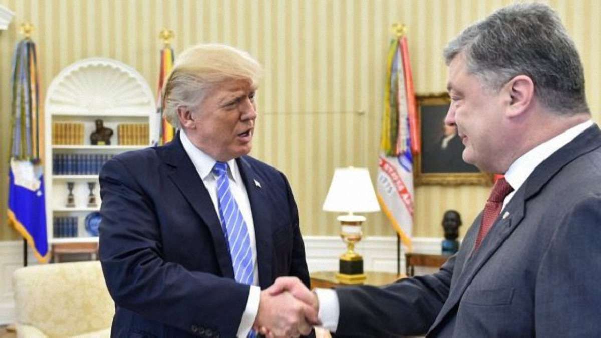 Дональд Трамп запевнив Петра Порошенка у підтримці України з боку США