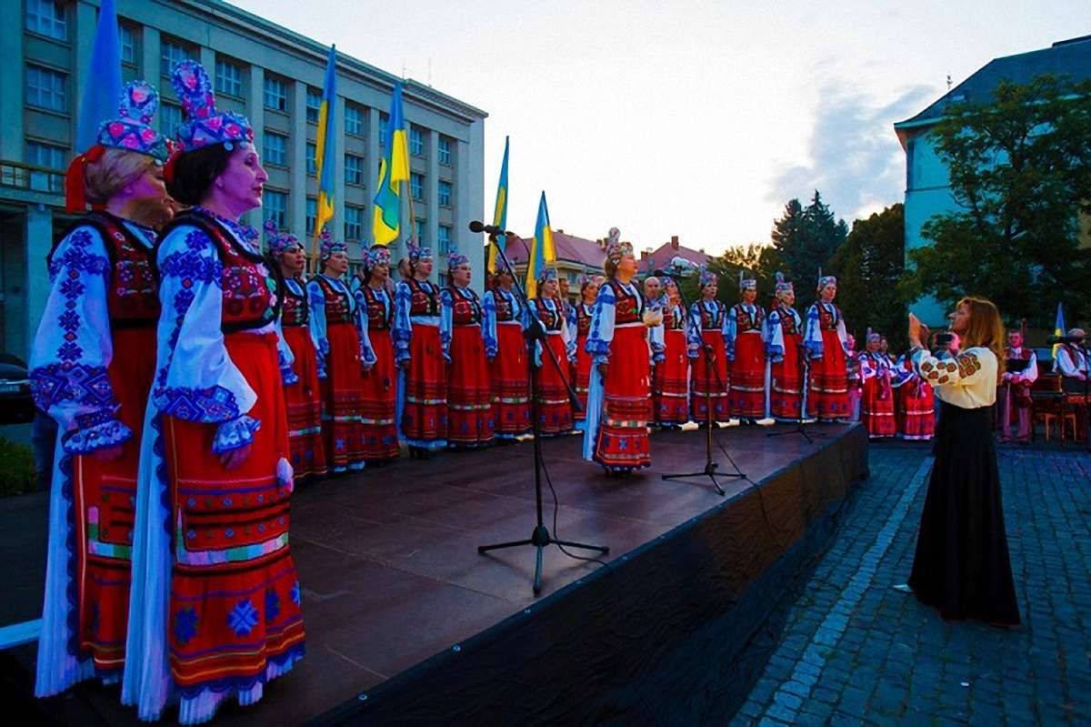 Ужгород почав святкувати День Незалежності о 6-й годині ранку