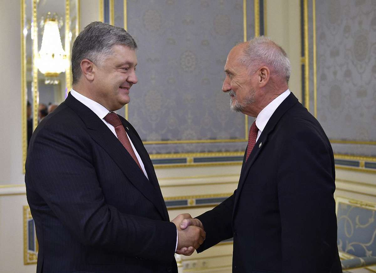 Міністр оборони Польщі назвав російську агресію «варварською навалою» на Європу